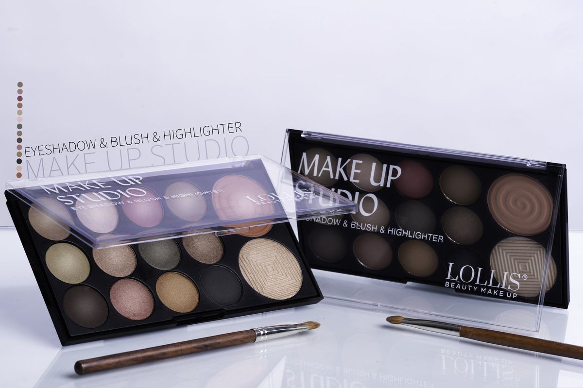 LOLLIS eyeshadow palettes and brushes